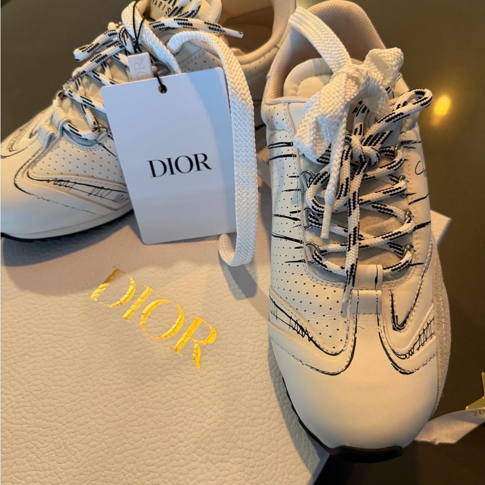 Dior White Leather Sneakers with Black Sketch Details - Picture 9 of 12